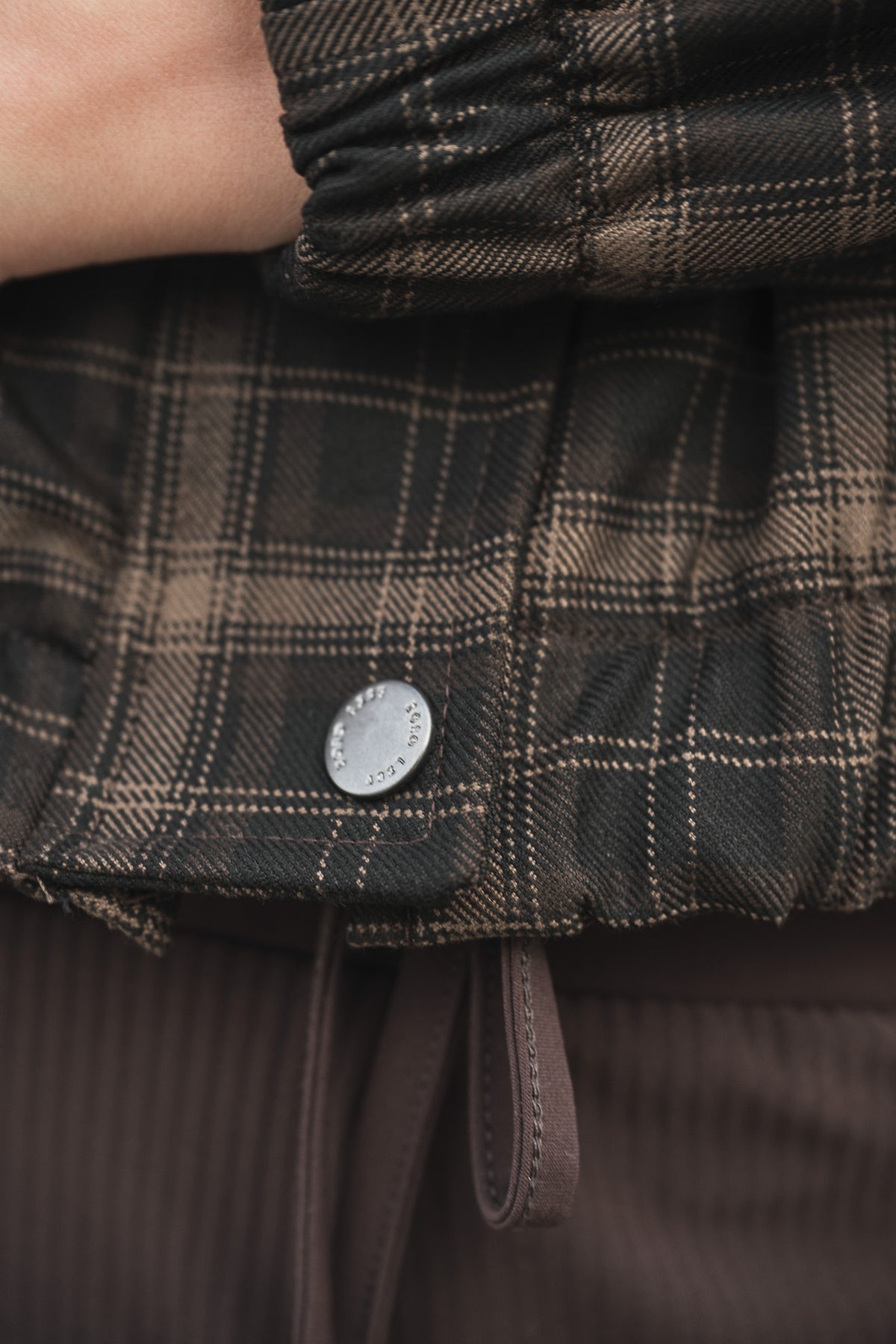 Thirza | espresso-black