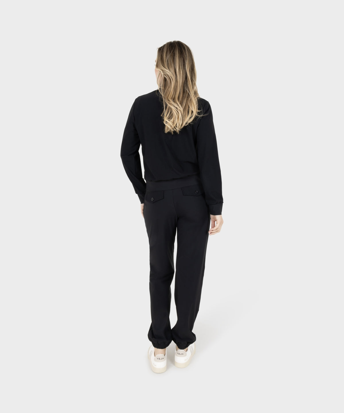 Daisy | black
